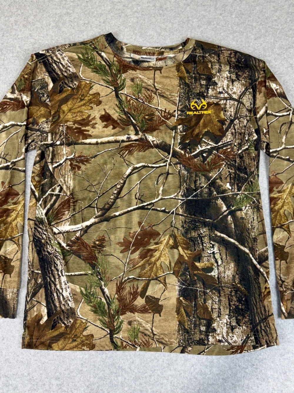 Realtree AP Camo Long Sleeve Shirt Mens XL Hunting Camouflage Tee Yellow Antlers